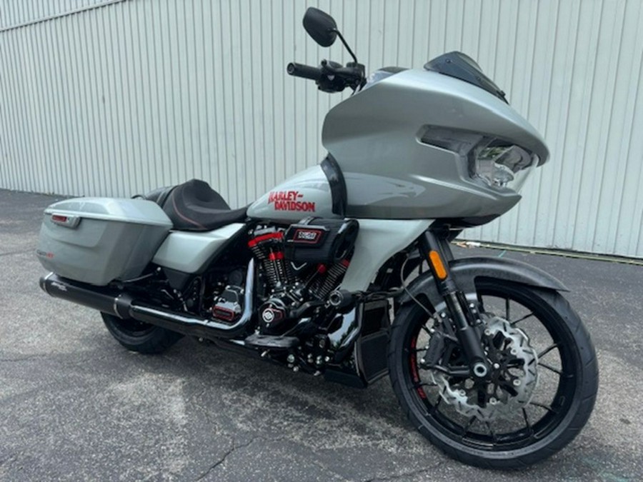 2025 Harley-Davidson FLTRXSTSE - CVO Road Glide ST