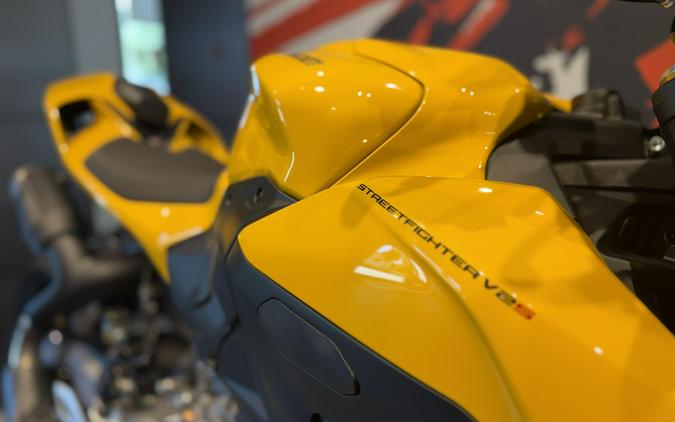 2026 Ducati STREETFIGHTER V2S