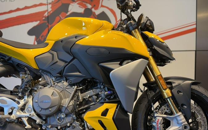 2026 Ducati STREETFIGHTER V2S