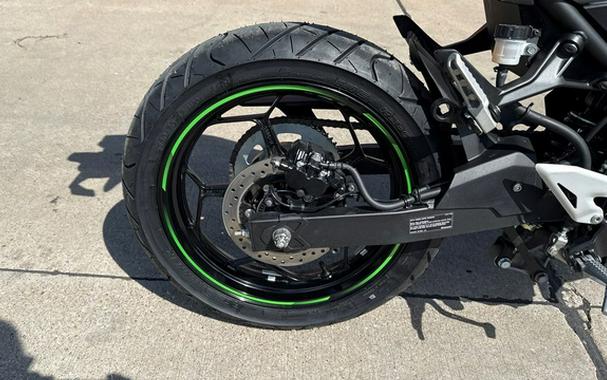 2024 Kawasaki Z e-1 ABS