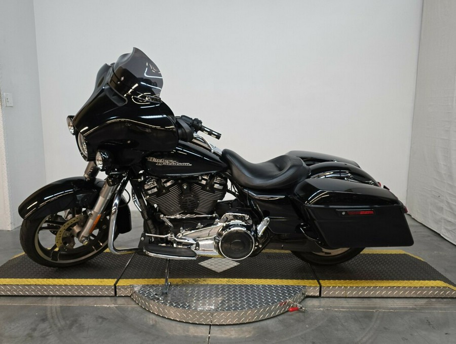 FLHXS 2017 Street Glide Special