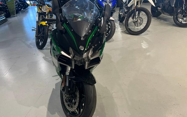 2021 Kawasaki ZX1002DMFNL
