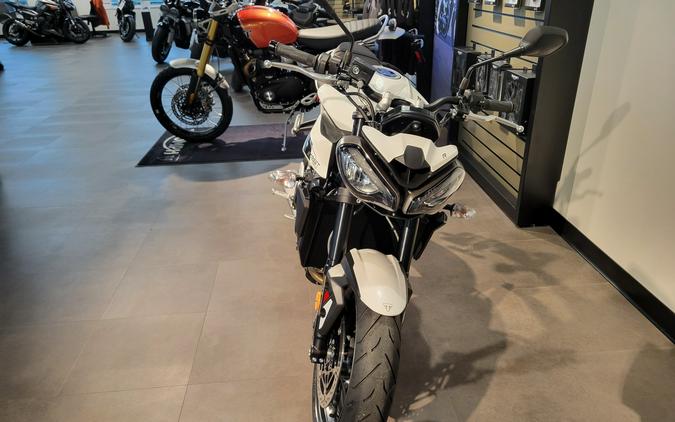 2024 Triumph STREET TRIPLE R