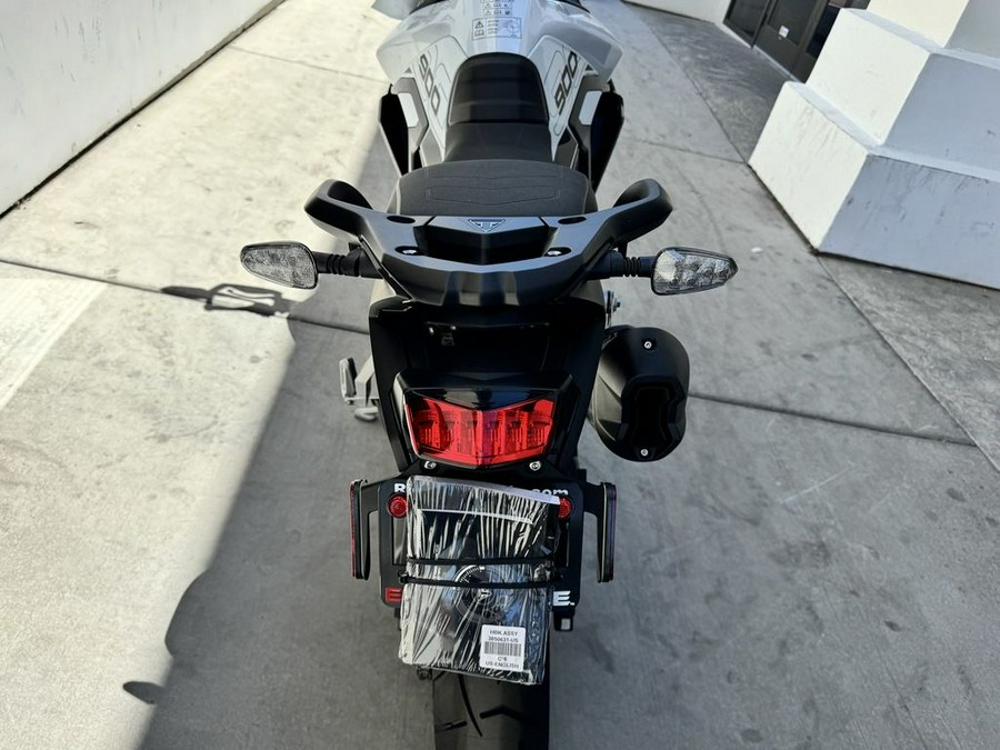 2025 Triumph Tiger 900 GT Pro Snowdonia White / Sapphire Black