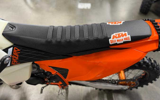 2027 KTM 300 XC-W Hardenduro