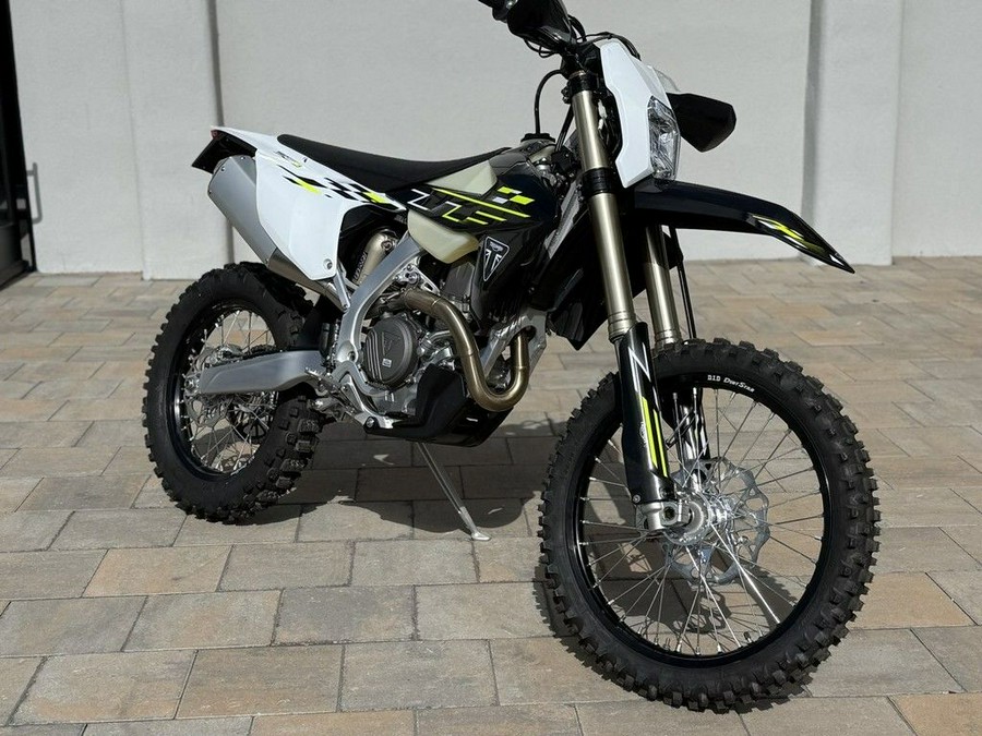 2026 Triumph TF 450-E Jet Black/Pure White
