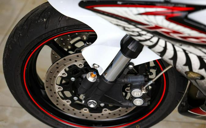 2012 Yamaha YZF-R6 (Raven)