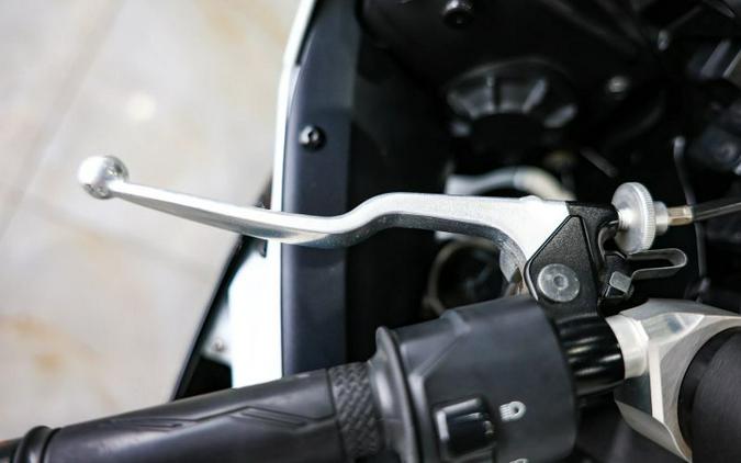 2012 Yamaha YZF-R6 (Raven)