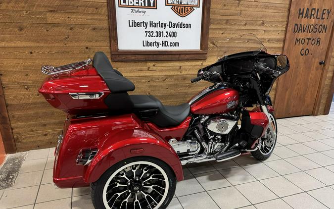 2026 Harley-Davidson® Street Glide 3 Limited Brilliant Red Chrome Trim FLHLT
