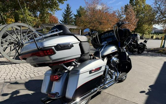 2015 Harley-Davidson® FLHTKL - Ultra Limited Low