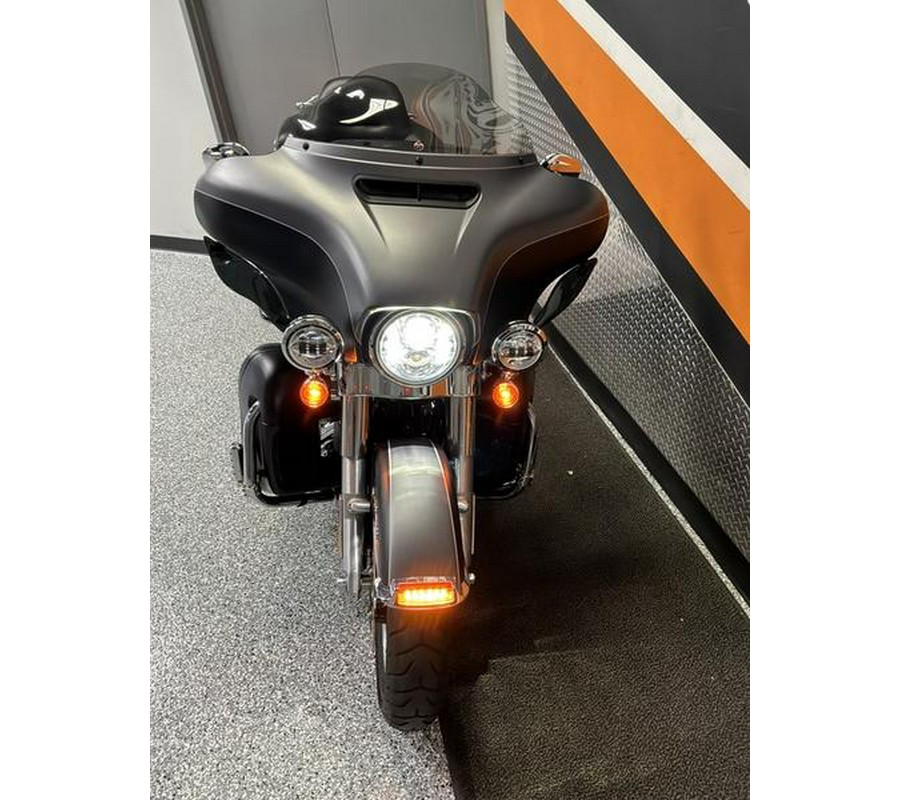 2017 Harley-Davidson® FLHTKL - Ultra Limited Low