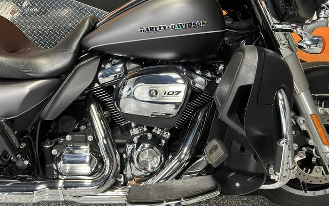 2017 Harley-Davidson® FLHTKL - Ultra Limited Low