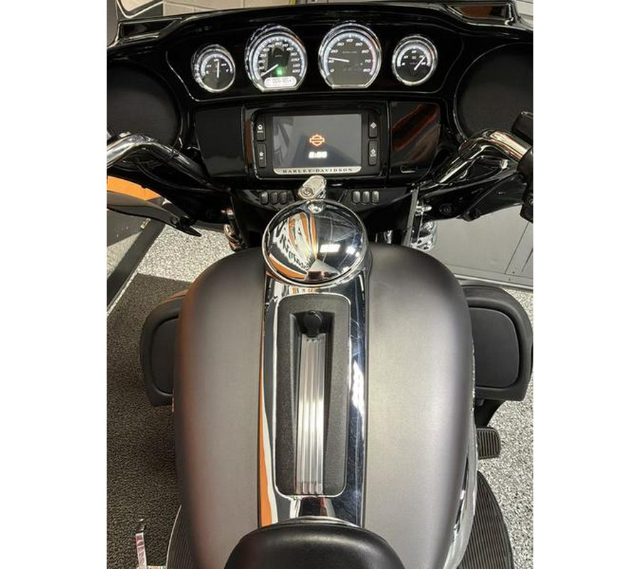 2017 Harley-Davidson® FLHTKL - Ultra Limited Low