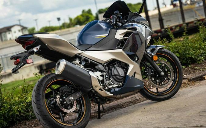 2023 Kawasaki Ninja 400 ABS Metallic Magnetic Dark Gray/Twiligh