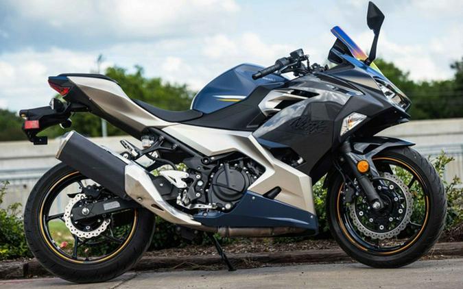 2023 Kawasaki Ninja 400 ABS Metallic Magnetic Dark Gray/Twiligh