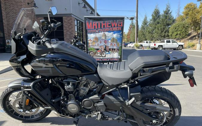 2023 Harley-Davidson Pan America™ 1250 Special Vivid Black