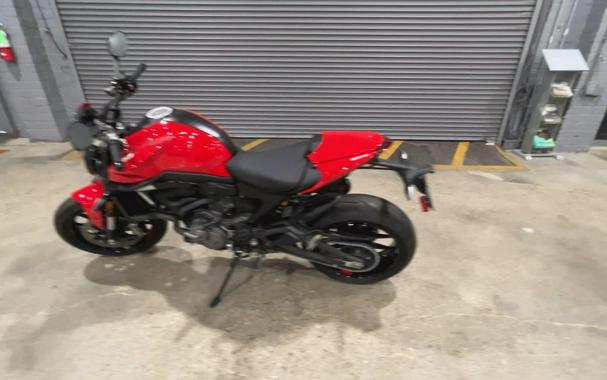2022 Ducati MONSTER PLUS