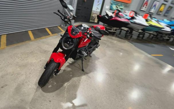 2022 Ducati MONSTER PLUS