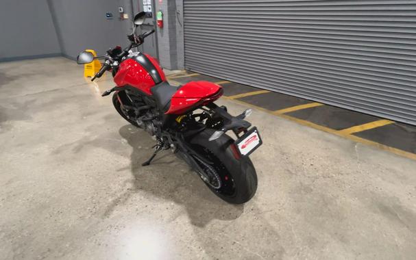 2022 Ducati MONSTER PLUS