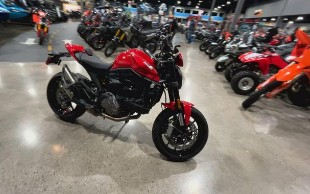2022 Ducati MONSTER PLUS