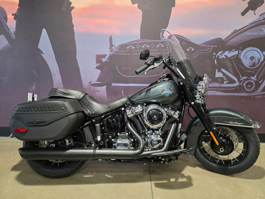 2025 Heritage Softail Classic IRON HORSE MTLC