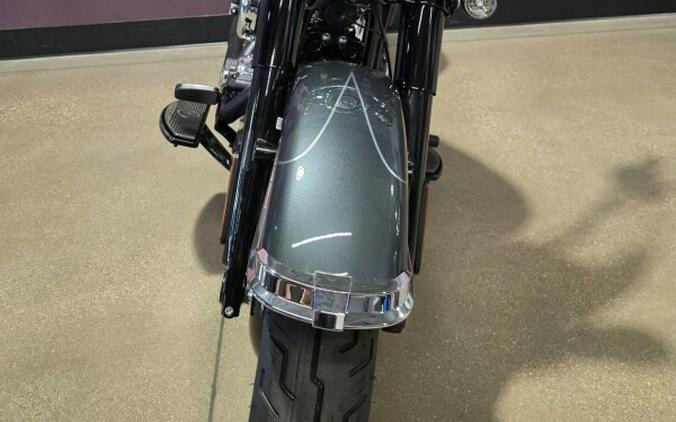 2025 Heritage Softail Classic IRON HORSE MTLC