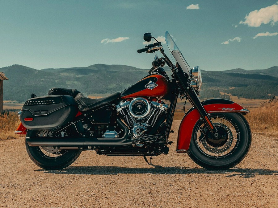2025 Heritage Softail Classic IRON HORSE MTLC