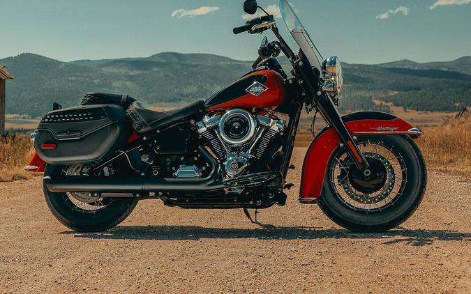 2025 Heritage Softail Classic IRON HORSE MTLC