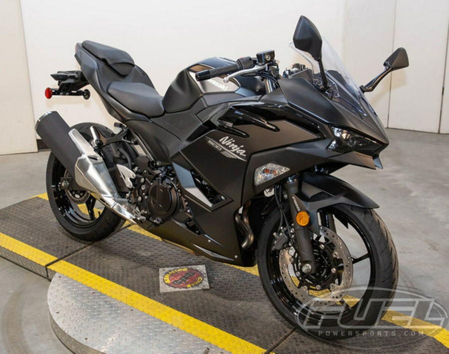 2026 Kawasaki Ninja 500 ABS Metallic Flat Spark Black