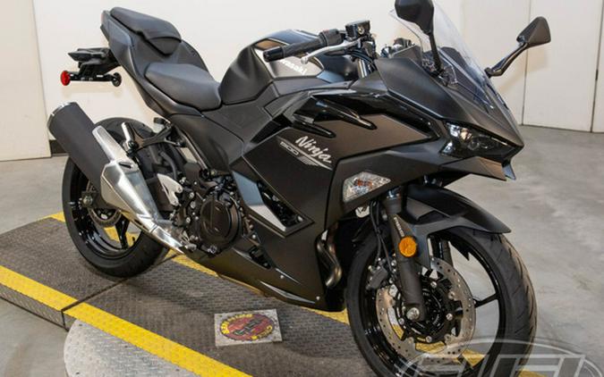2026 Kawasaki Ninja 500 ABS Metallic Flat Spark Black