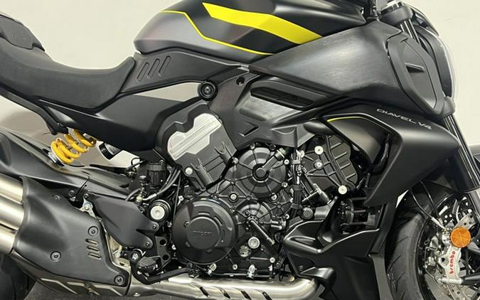 2026 Ducati Diavel V4 Black Roadster