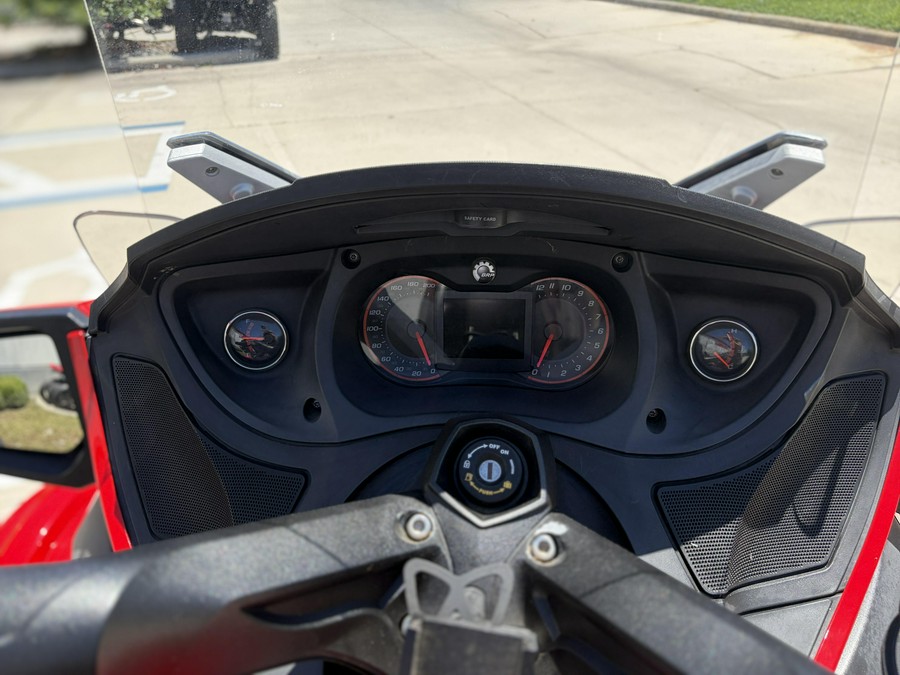 2013 Can-Am SPYDER RTS