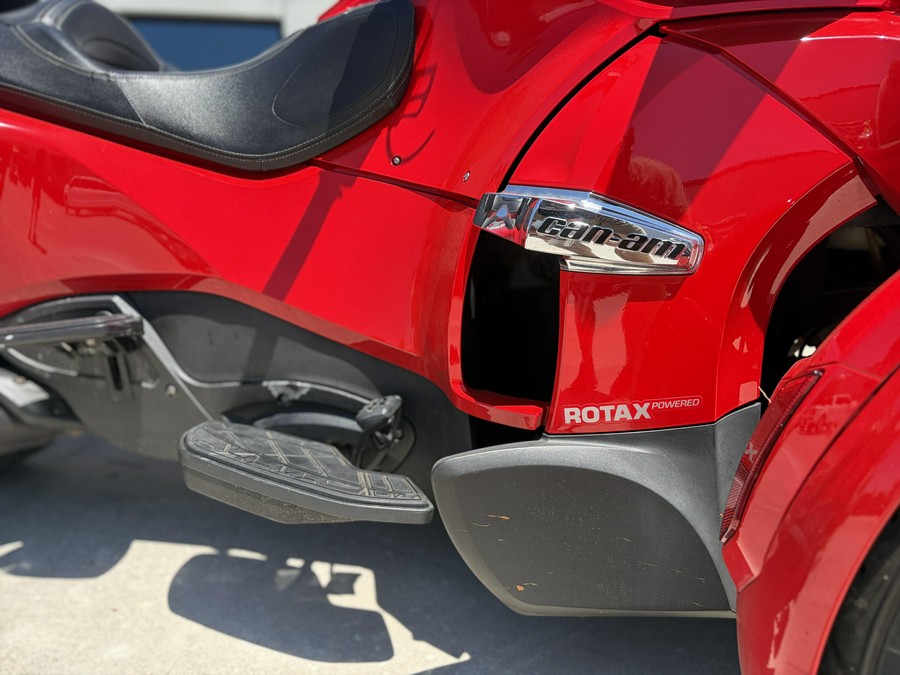 2013 Can-Am SPYDER RTS
