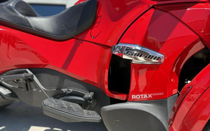 2013 Can-Am SPYDER RTS