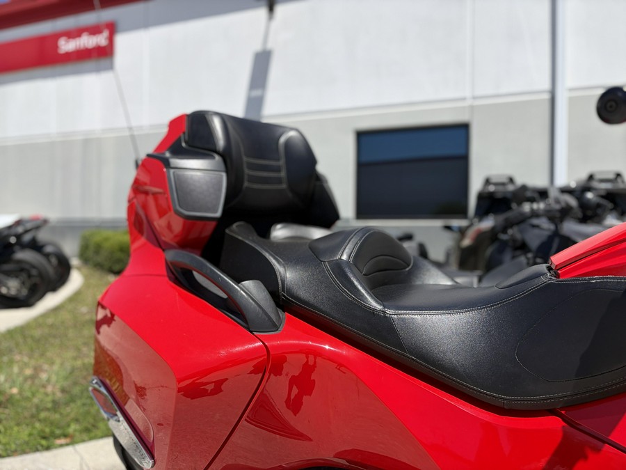 2013 Can-Am SPYDER RTS