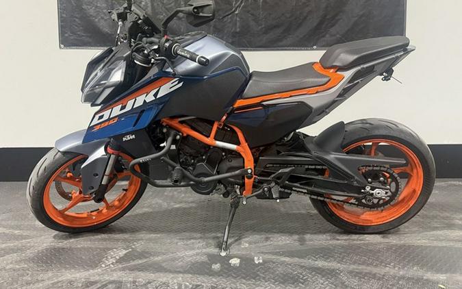 2025 KTM Duke 390