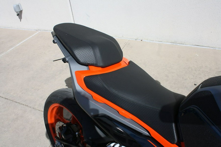 2025 KTM Duke 390
