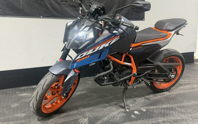 2025 KTM Duke 390