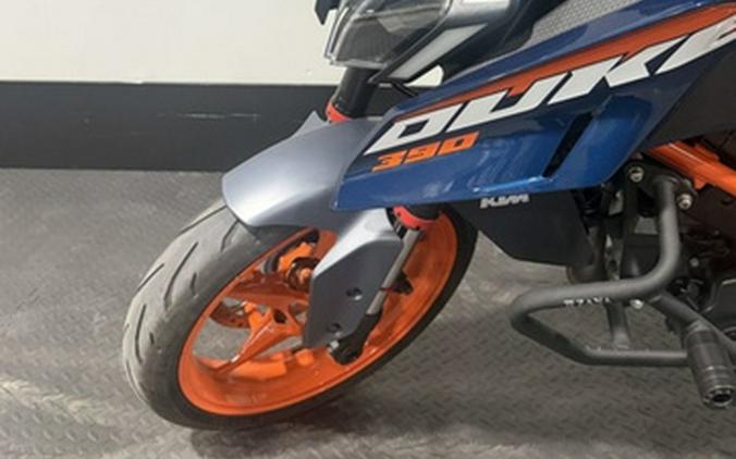 2025 KTM Duke 390