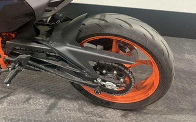 2025 KTM Duke 390
