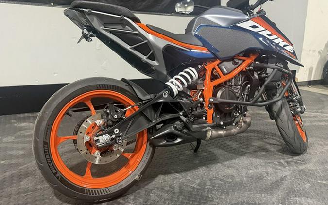 2025 KTM Duke 390