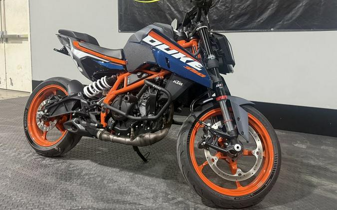 2025 KTM Duke 390
