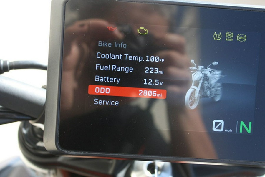 2025 KTM Duke 390