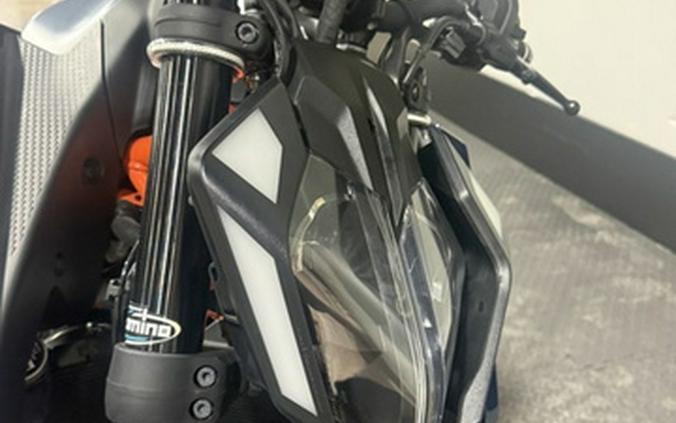 2025 KTM Duke 390
