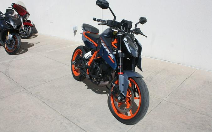 2025 KTM Duke 390