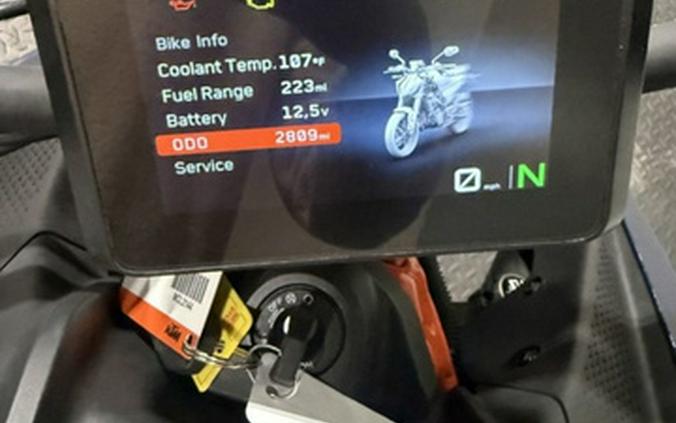 2025 KTM Duke 390