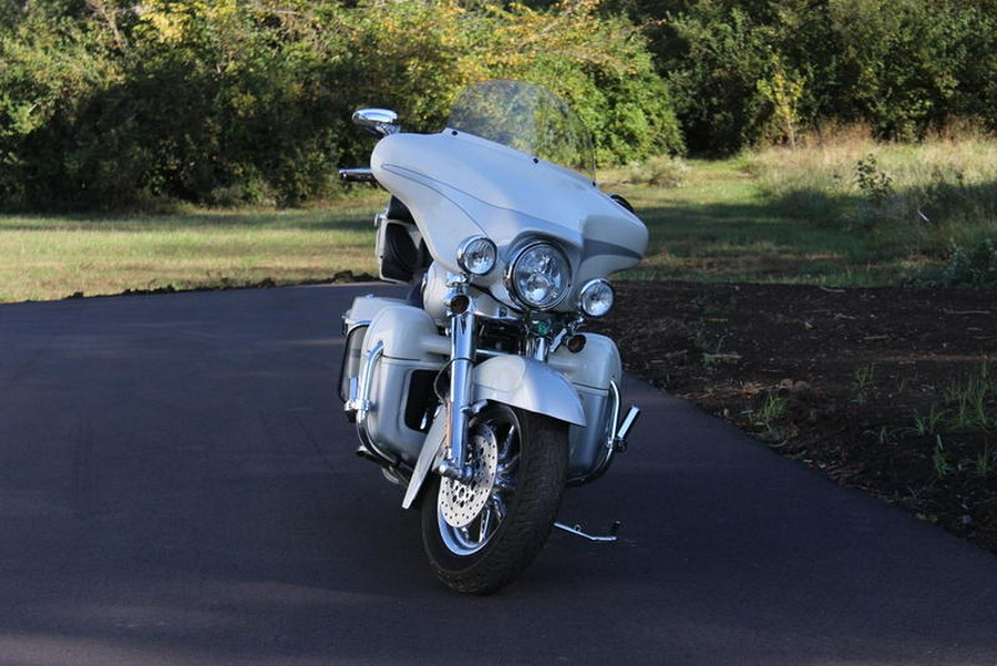 2008 Harley-Davidson® FLHTCUSE3 - CVO™ Ultra Classic® Screamin' Eagle® Electra Glide®