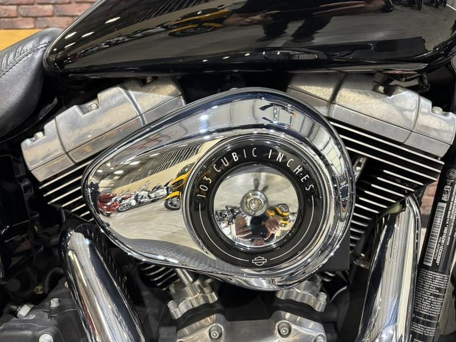 2012 Harley-Davidson® FLD - Dyna® Switchback™