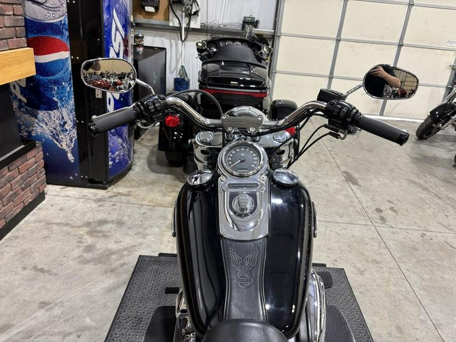 2012 Harley-Davidson® FLD - Dyna® Switchback™