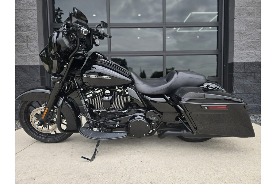 2018 STREET GLIDE SPECIAL - Harley-Davidson®